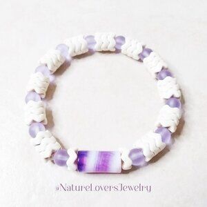 Summer Ready! Lilac + Purple Agate, Frosted Glass & Natural Howlite Bracelet 7"